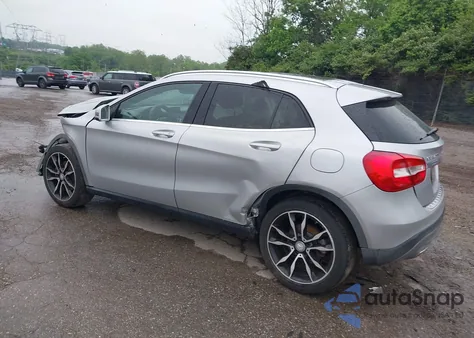 2015 Mercedes-Benz Gla 250 z USA, uszkodzony, nr VIN WDCTG4EB1FJ128030